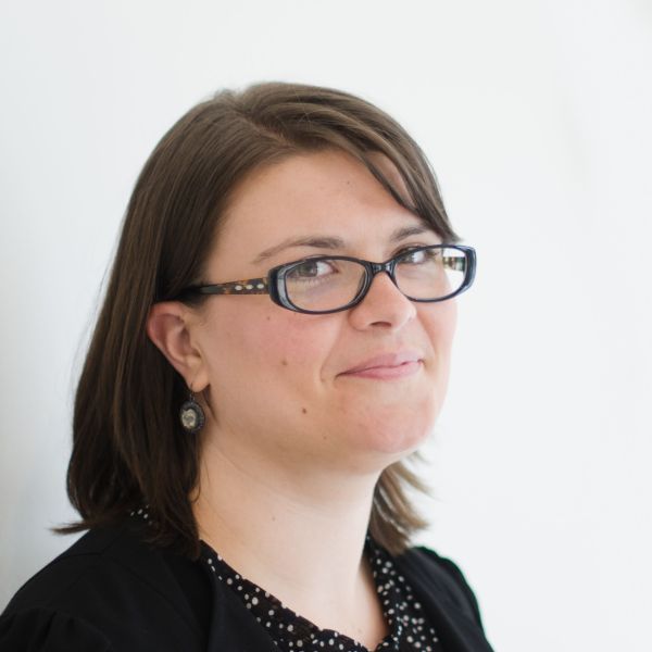 Jen Menaker About – Jen Minarik